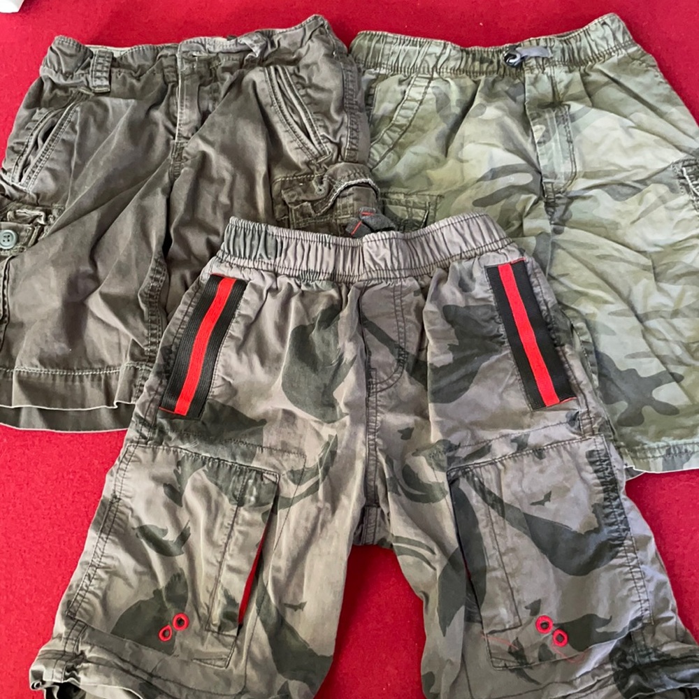 Boy’s cargo shorts size xs/s 4-5 3pc